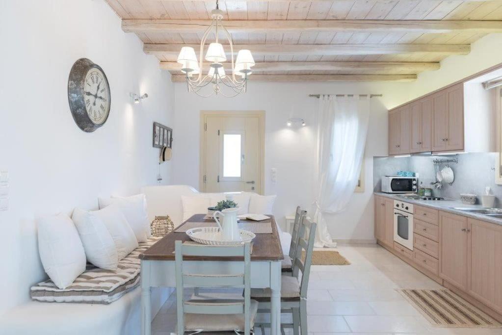 Villa Nausithoe 1 Paros Logaras Exterior photo